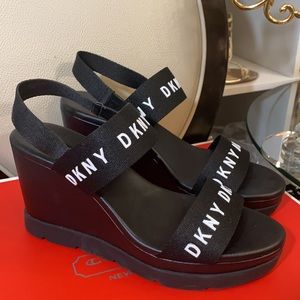 Dkny wedges brand new.
